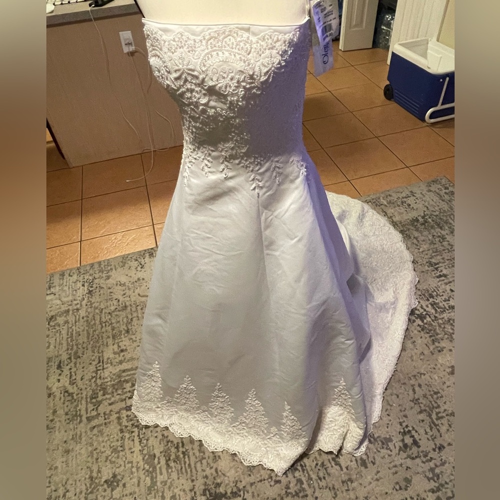 David’s Bridal Oleg Cassini Wedding Dress
